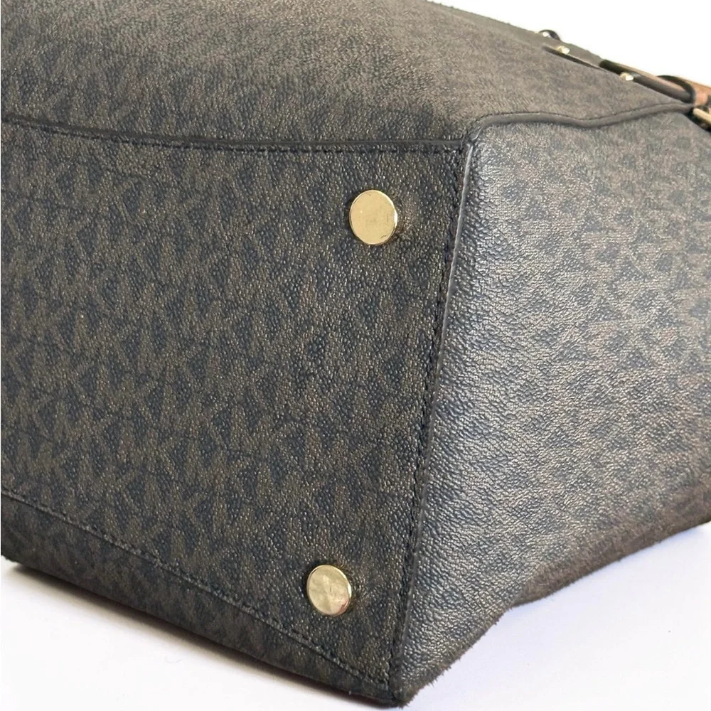 Michael Kors Voyager East West Tote Bag! EUC!! - Picture 6 of 15